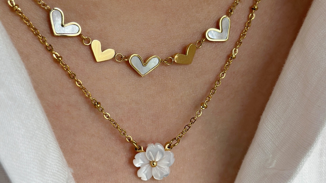 Hoe combineer ik sieraden met mijn outfit?